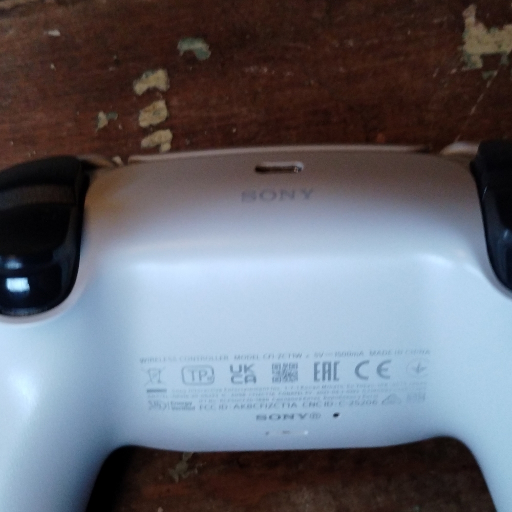PlayStation 5 White PS5 controller (read description) - Picture 7 of 9
